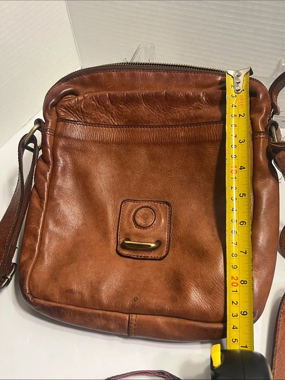 Men's Tan Leather Messenger Bag with Adjustable Strap